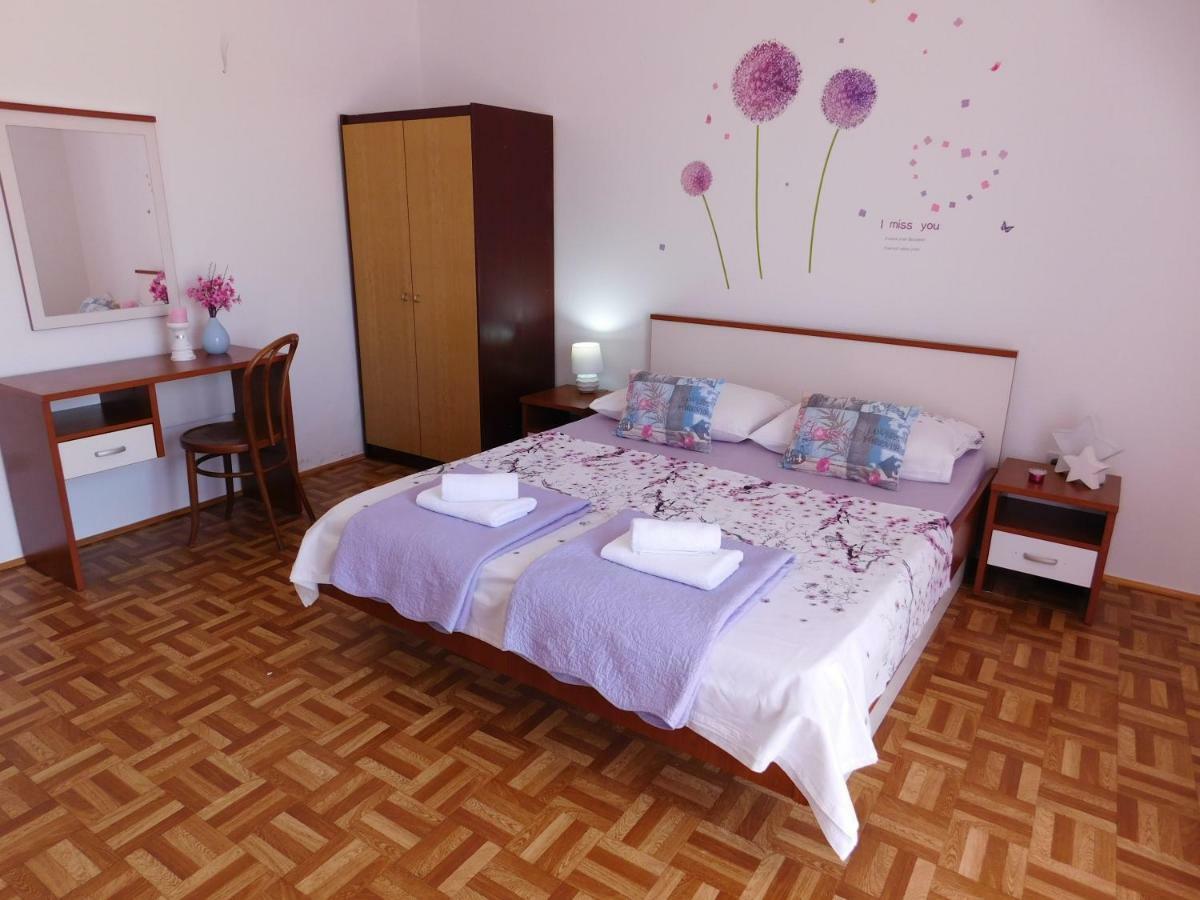 Guest House Ivanka Хвар Екстериор снимка
